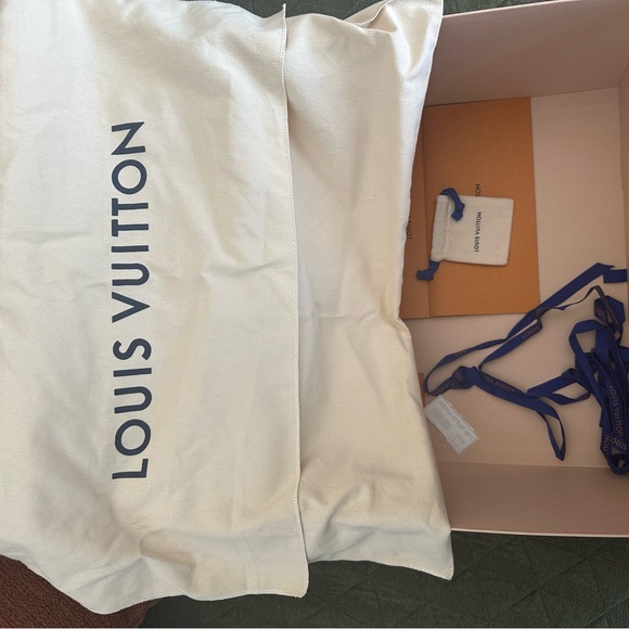 Louis Vuitton bag Montaigne MM - Picture 14 of 15